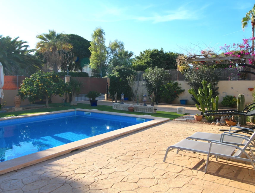 Maison individuelle avec piscine et jardin entre S'Illot et Sa Coma-4
