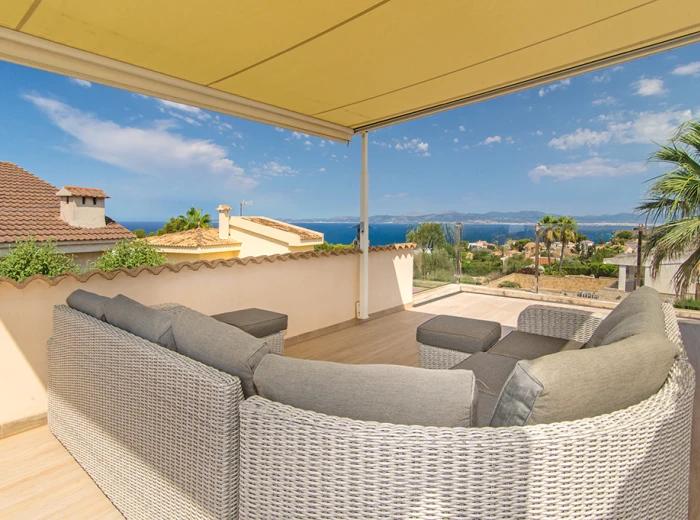 Villa mediterránea con impresionantes vistas al mar en Bahia Azul-11