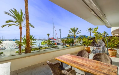 Fabulous waterfront apartment in Puerto Alcudia