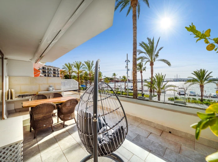Fabulous waterfront apartment in Puerto Alcudia-2