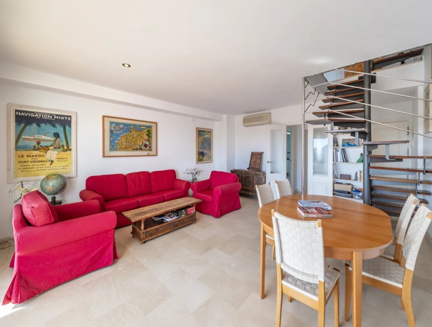 Fabulous family size penthouse duplex with sea views-4