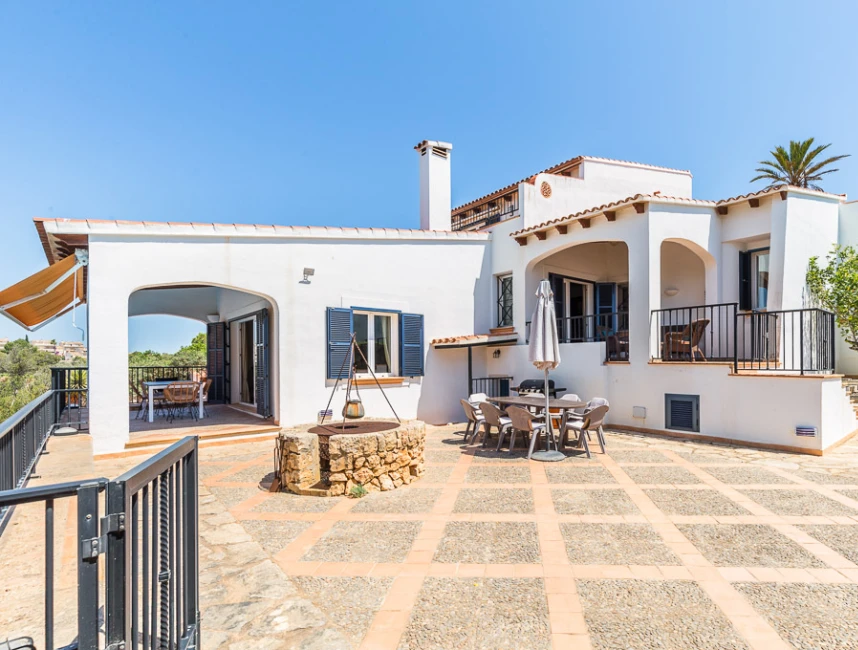 Villa with rental licence in the first sea line-13
