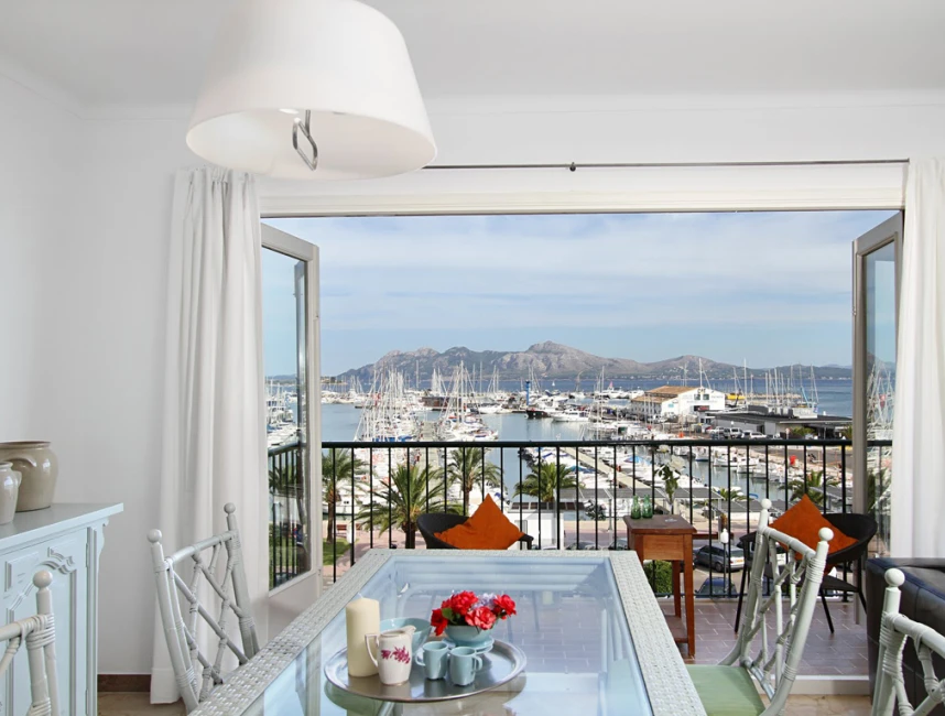 Excellent seafront apartment in Puerto Pollensa-6