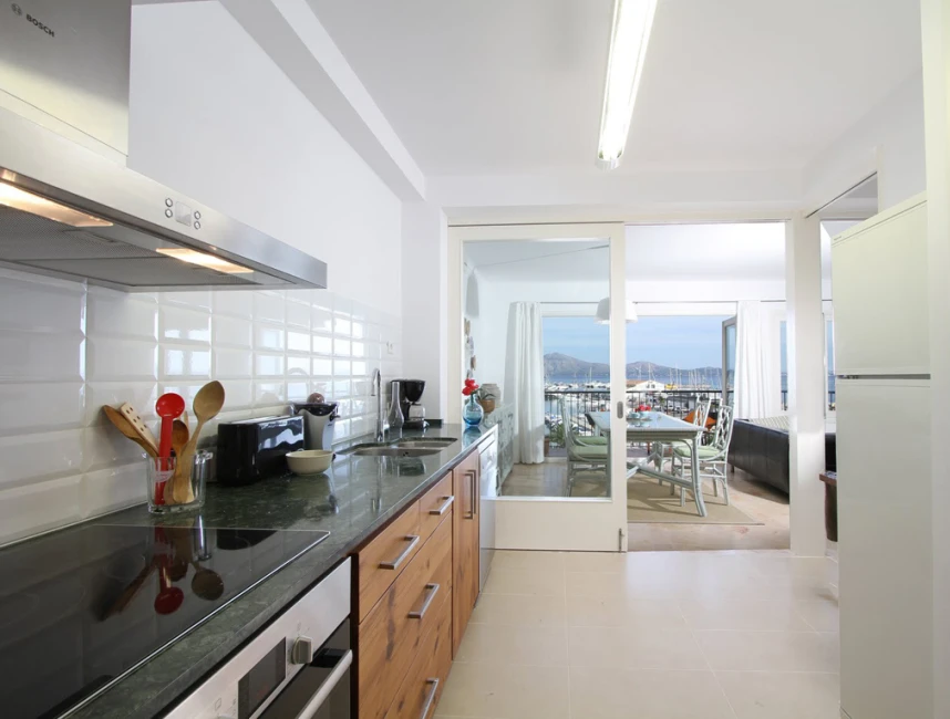 Excellent seafront apartment in Puerto Pollensa-5