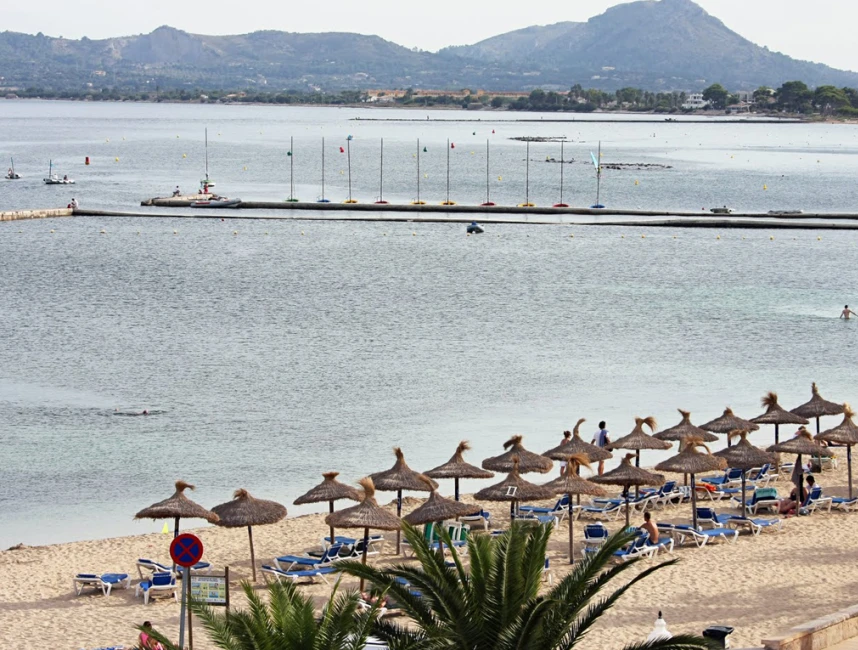 Excellent seafront apartment in Puerto Pollensa-14