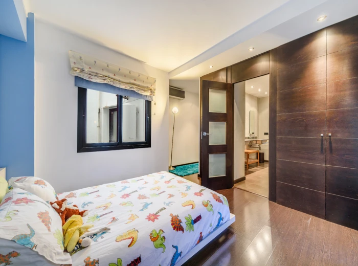 Exclusive seafront apartment in Puerto Alcudia-10
