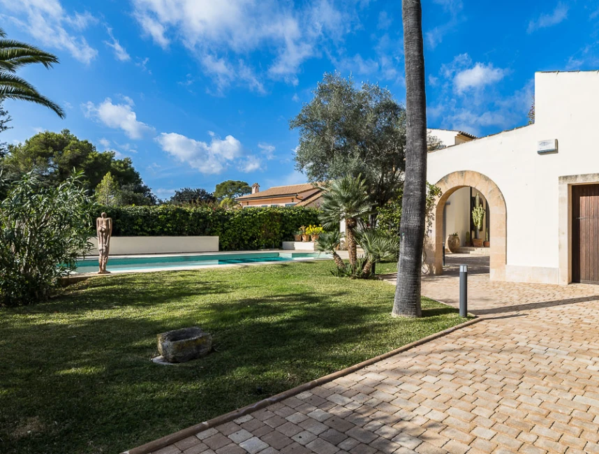 Elegante villa mediterranea sul campo da golf a Costa de los Pinos-12