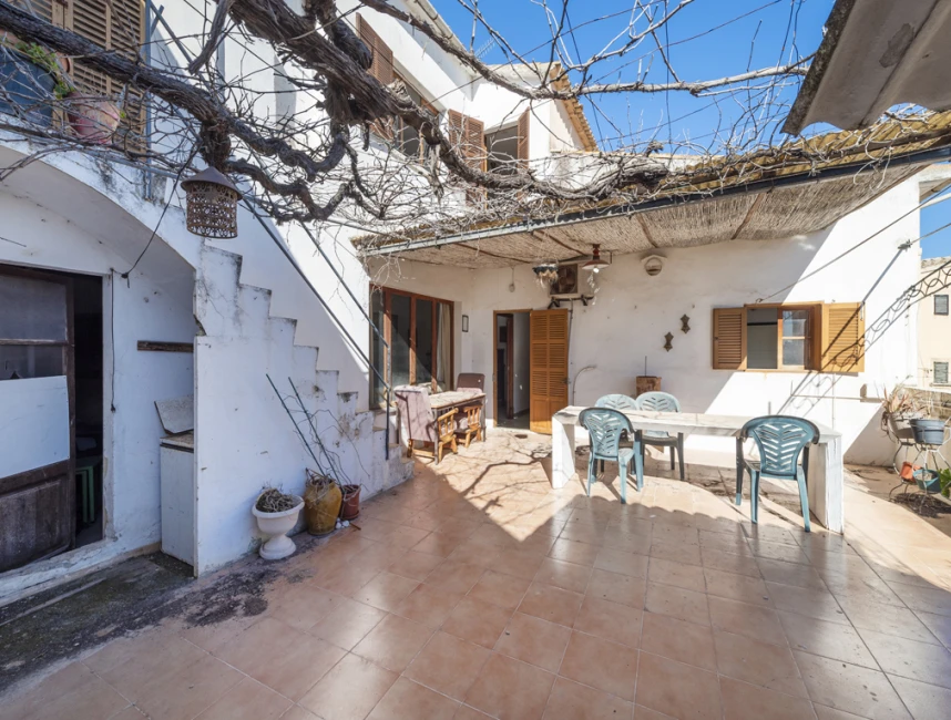 Exciting renovation opportunity in Campanet-4