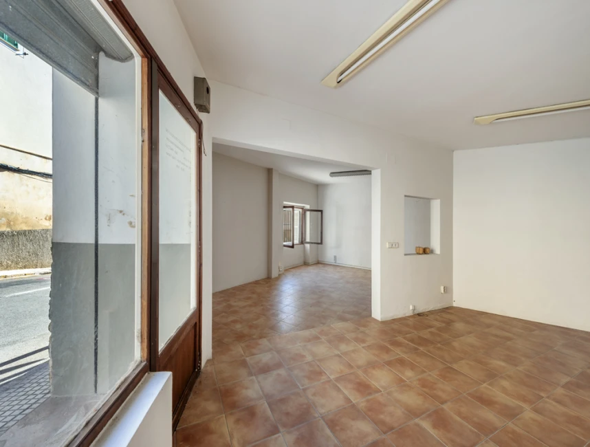 Exciting renovation opportunity in Campanet-11