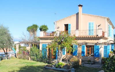 Great family home in the village of Sineu