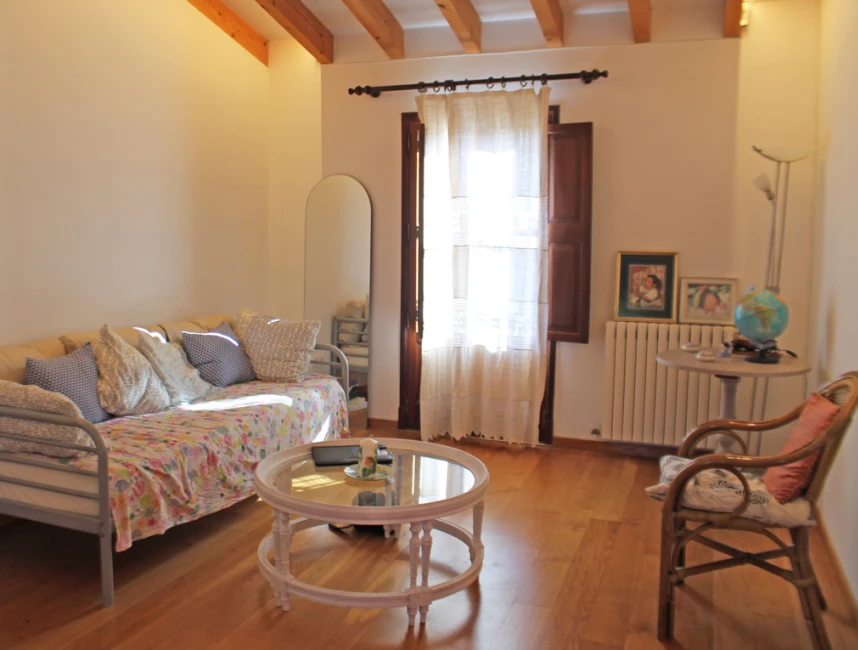Great family home in the village of Sineu-10