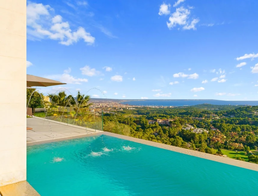 Oogverblindende villa met spectaculair uitzicht op zee-7