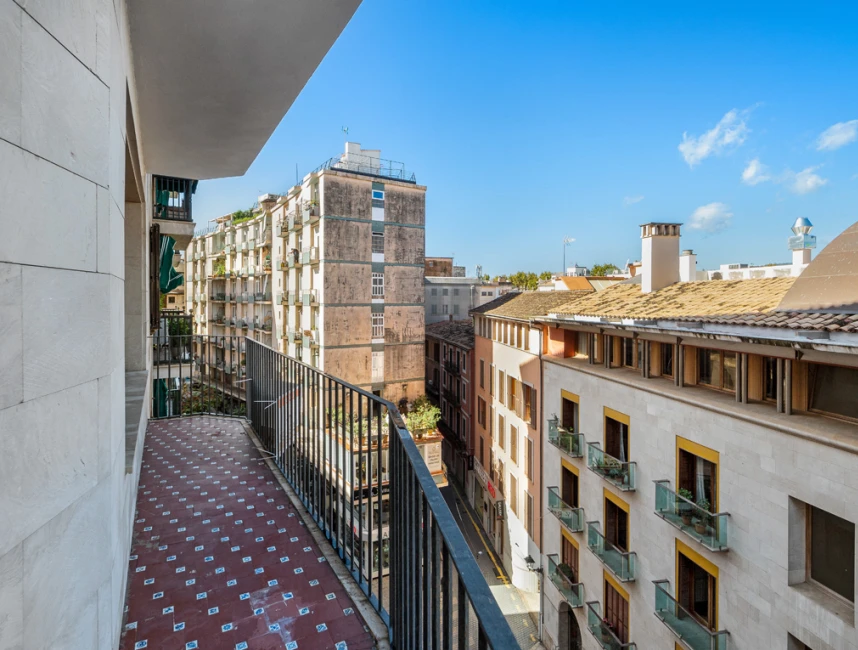 Spazioso appartamento con potenziale, terrazza e ascensore in una posizione eccellente - Palma di Maiorca, Centro Storico-4