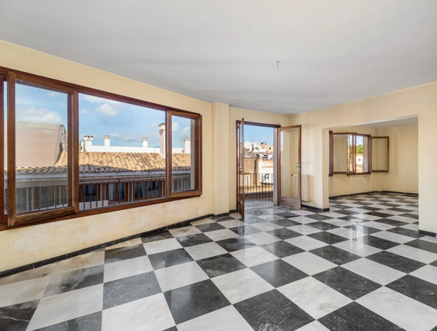 Spazioso appartamento con potenziale, terrazza e ascensore in una posizione eccellente - Palma di Maiorca, Centro Storico-3
