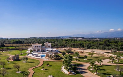 Spectaculaire luxe villa met fantastisch uitzicht te koop in Santa Margalida