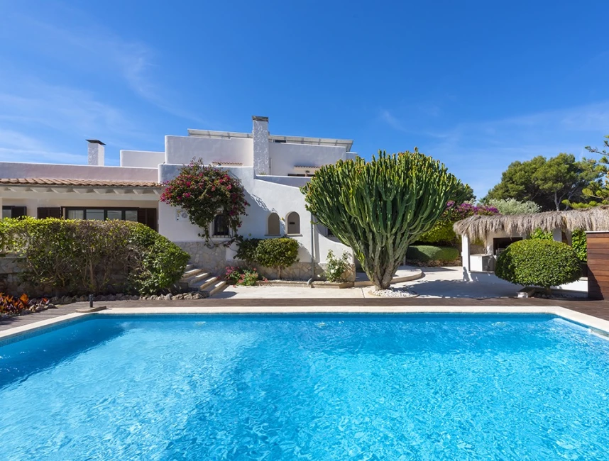 Affascinante villa in stile Ibiza con vista sul mare-2