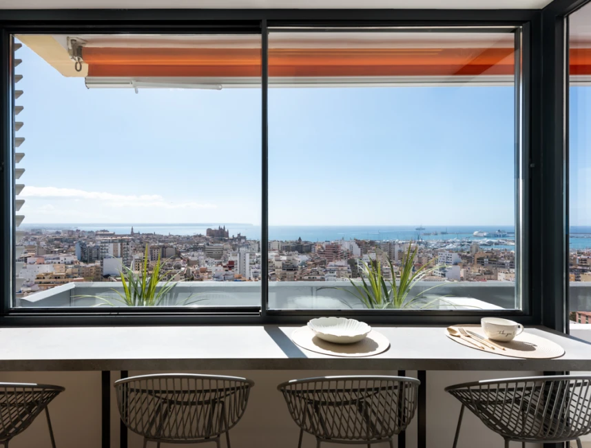 Renovated apartment with breathtaking views-11