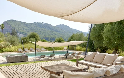 Stylish finca with views in Establiments
