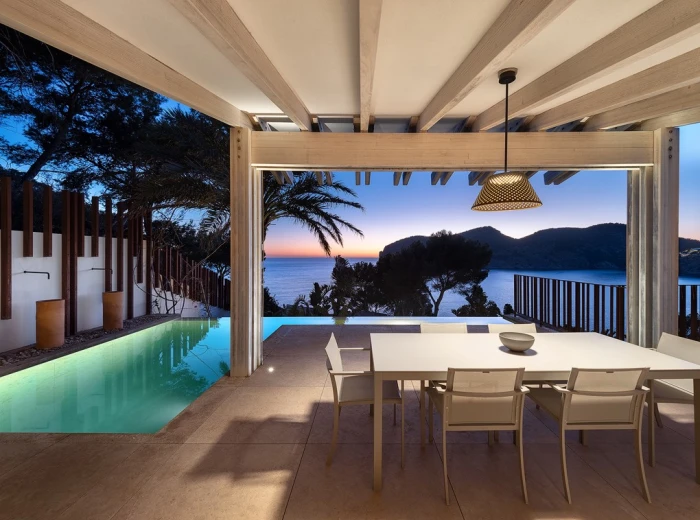 Exclusiva villa de diseño con vistas al mar en una ubicación  espectacular-8