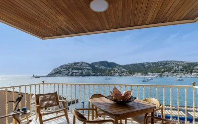 Superbe appartement moderne en front de mer avec vue sur le port