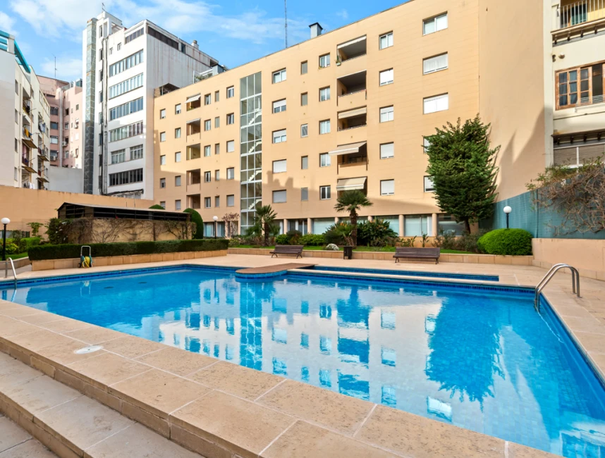 Elegant lägenhet med terrass, parkeringsplats och gemensam pool-12