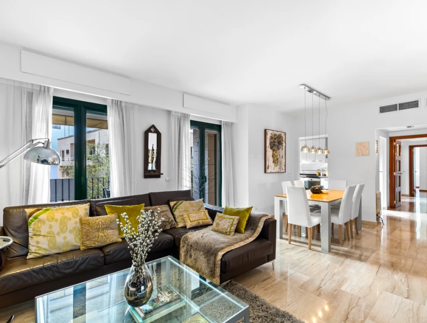 Elegant flat with terrace, parking and communal pool-1