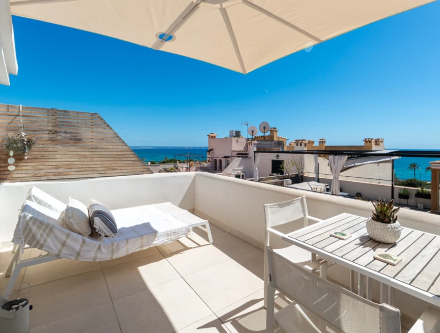 Studio penthouse with sea view & terrace in Calatrava-1