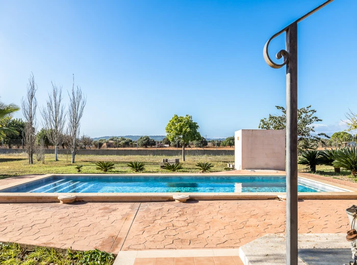 Well-maintained country house with pool and mountain views in Consell-2