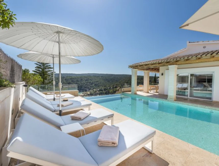 Vila de luxe amb vistes panoramiques al mar-11
