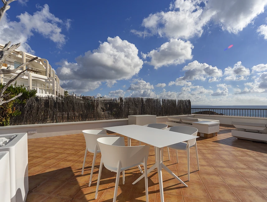 Exclusivo piso con vistas al mar en una ubicación privilegiada en Puerto Portals-13