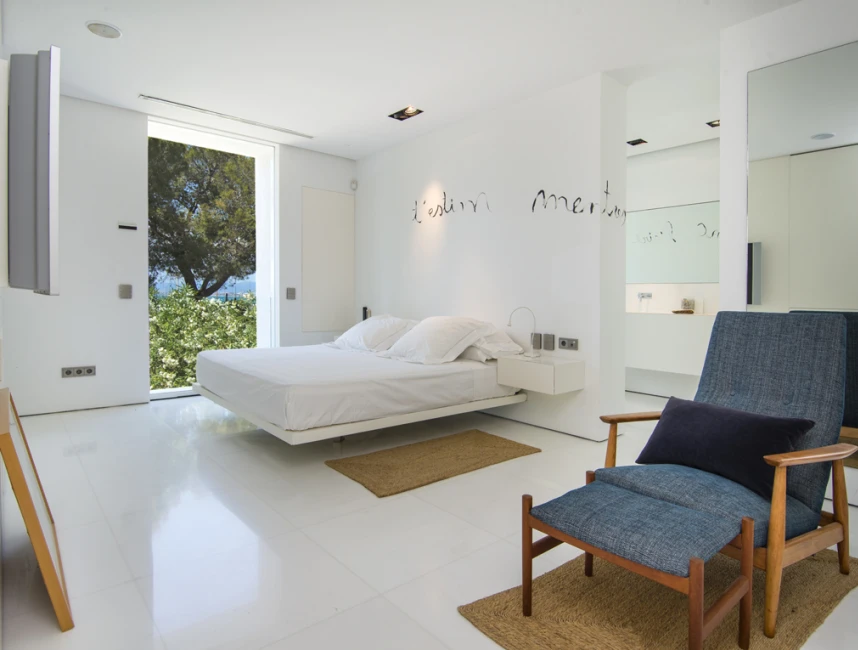 Minimalistic apartement in first sea line-11
