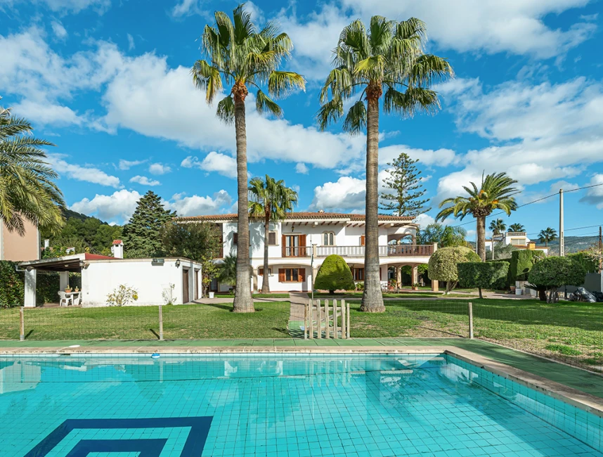 Villa mallorquina con piscina en Palmanyola-3