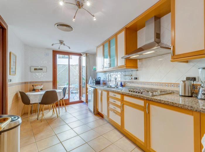 Excellent flat with terrace, lift & parking in the Old Town -  Palma de Mallorca-4