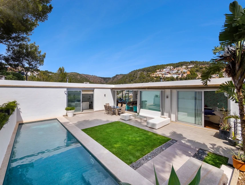 Privé gelegen moderne villa in de bergen van Costa d'en Blanes-1