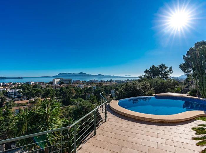 Large, sea view villa in top location. Puerto Pollensa-23