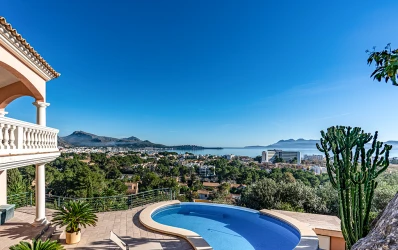 Large, sea view villa in top location. Puerto Pollensa