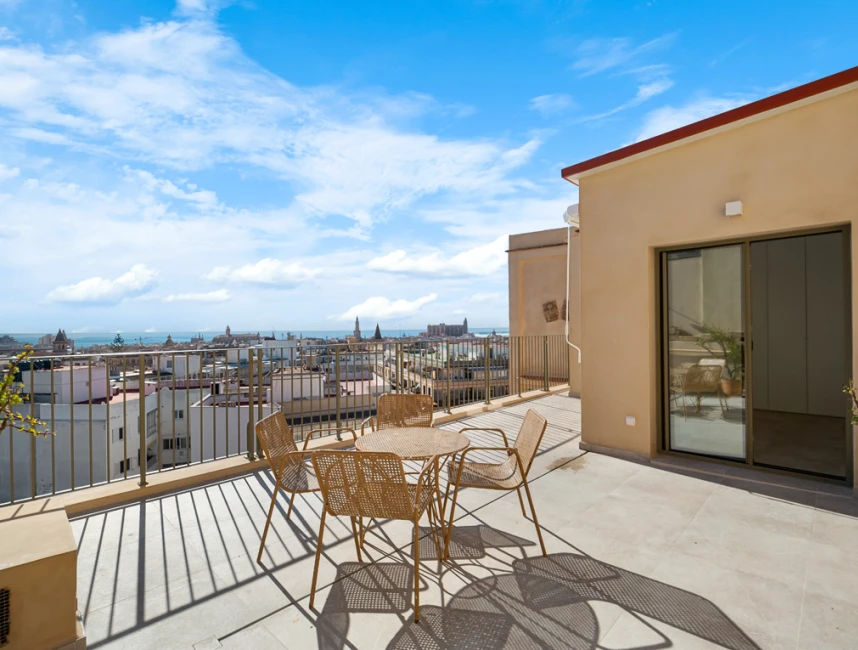 Stilfullt renoverad takvåning med terrasser, utsikt och hiss - Palma centrum - Mallorca-2