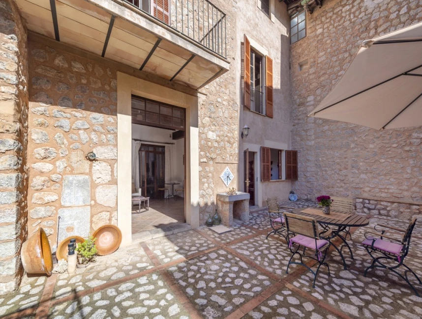 Townhouse in Sóller with Rental Licence-3