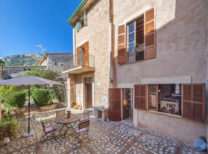 Townhouse in Sóller with Rental Licence-1