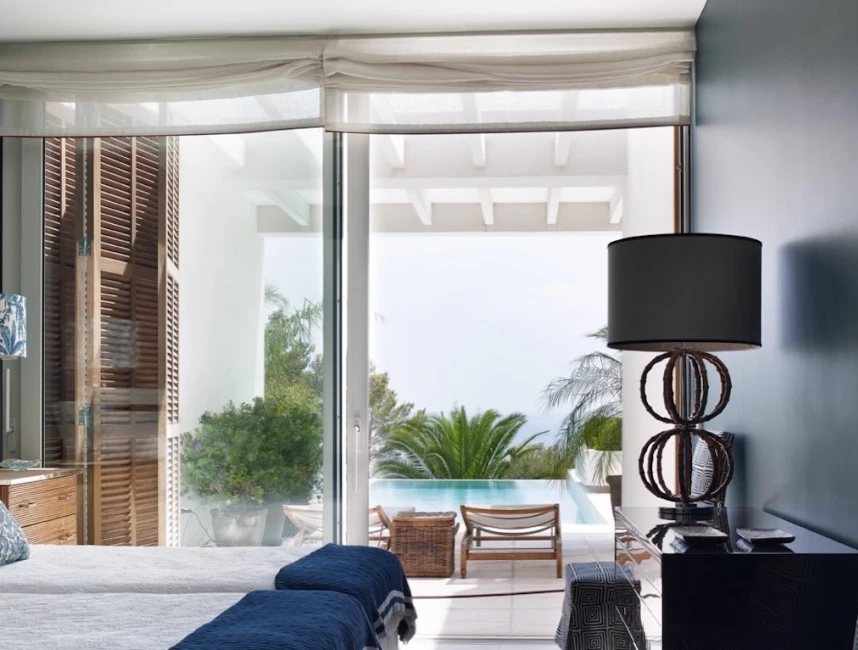 Vila de disseny amb fantàstiques vistes al mar a Costa dels Pins-6