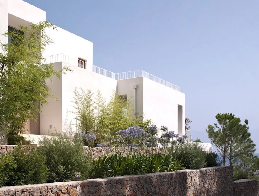 Vila de disseny amb fantàstiques vistes al mar a Costa dels Pins-10