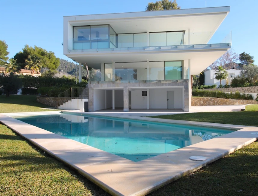 Villa in stile minimalista e moderno vicino alla spiaggia-8