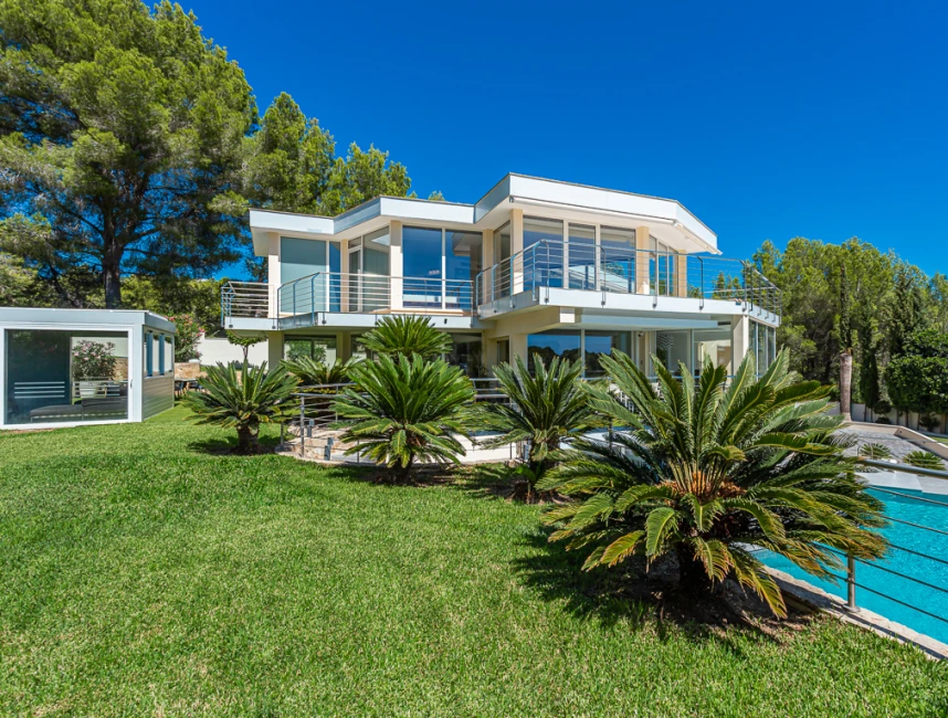 Spacious modern villa with golf views-24
