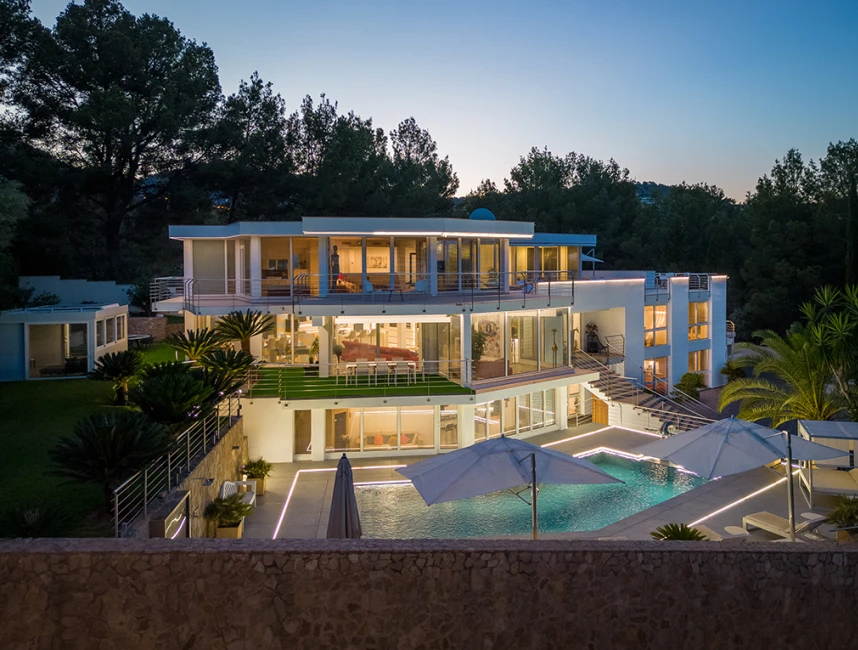Spacious modern villa with golf views-33
