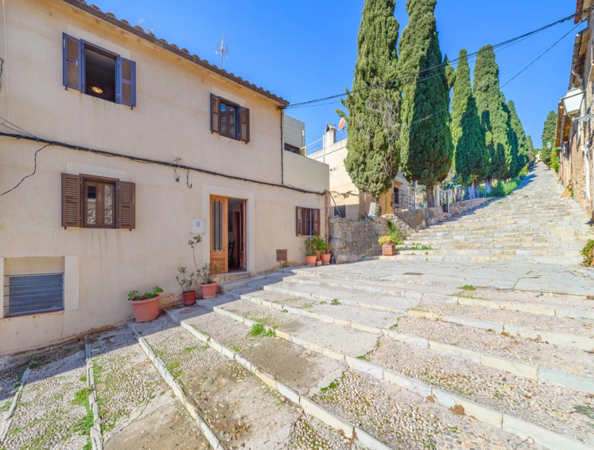 Townhouse on the famous Calvario steps-2