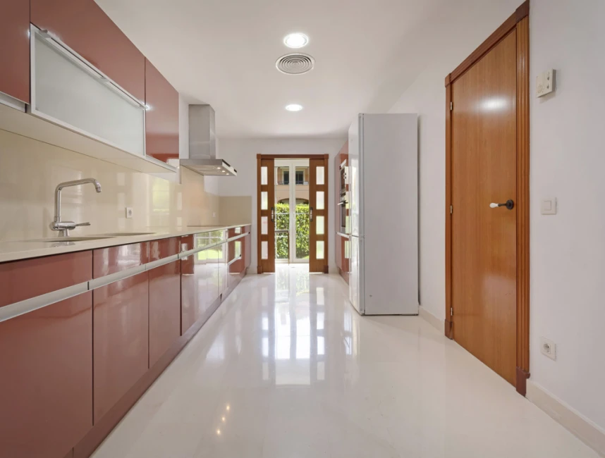 Appartamento con giardino in un esclusivo complesso residenziale a Son Vida, Palma-5