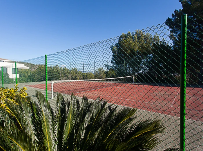 Klassische Villa mit Tennisplatz in Pinar Park-24