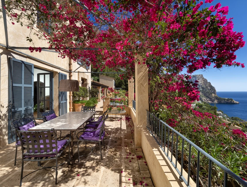 Mediterranean Villa with sea views & holiday rental license-23