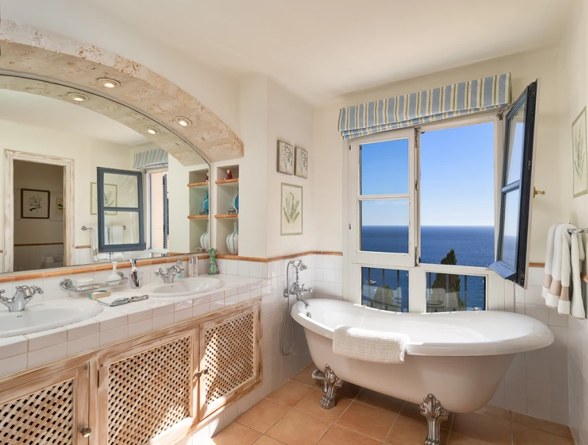Mediterranean Villa with sea views & holiday rental license-10