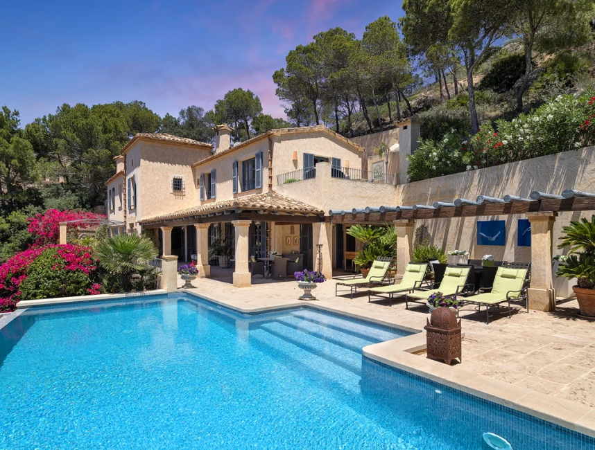 Mediterranean Villa with sea views & holiday rental license-12
